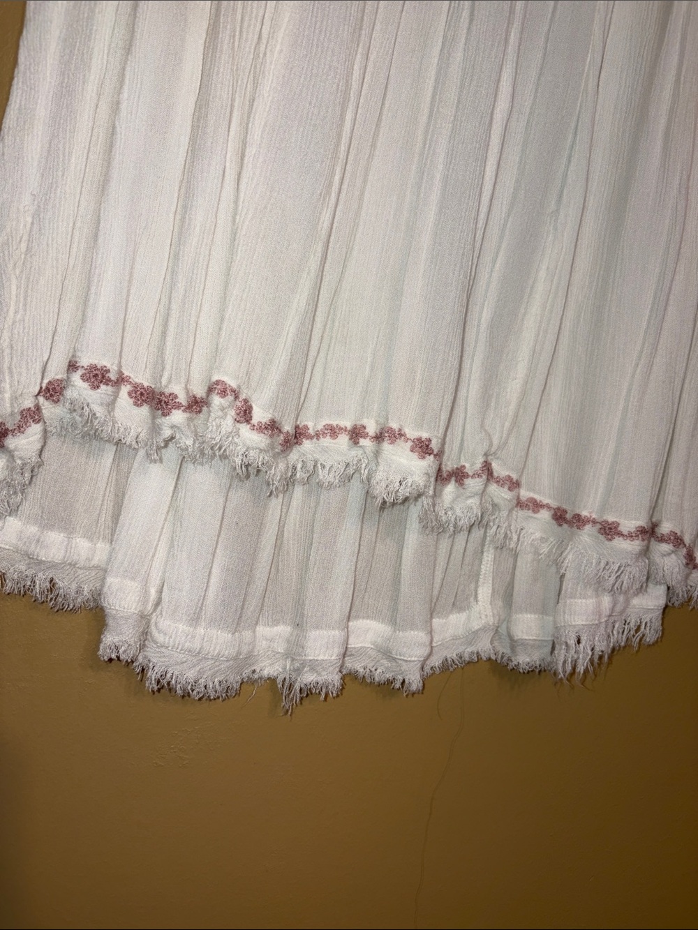 Free People Medium White Boho Tunic with Dusty Rose Embroidery Raw Hem - Picture 4 of 7